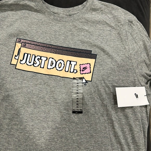 🩶Nike Sportswear Typography Printed Round
Neck T-shirt - Picture 4 of 8